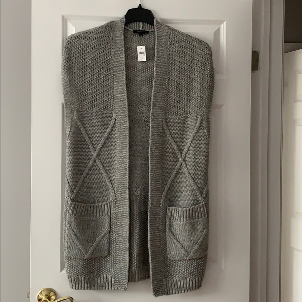 NWT Ann Taylor Cardigan Vest with Front Pockets
